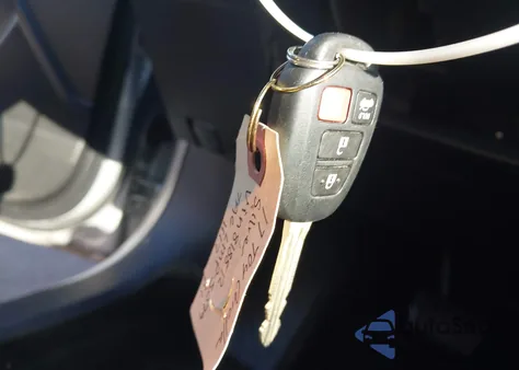 2017 Toyota Corolla Se z USA, uszkodzony, nr VIN 2T1BURHE3HC818812